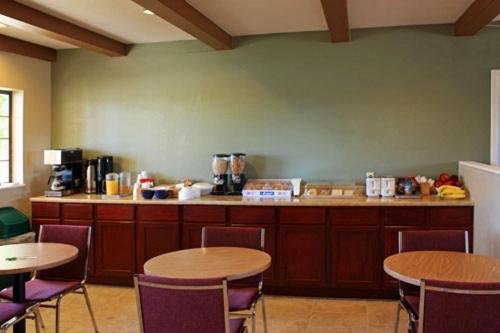 Shenandoah Inn, Major Credit Cards Required For Check In Plymouth Εξωτερικό φωτογραφία